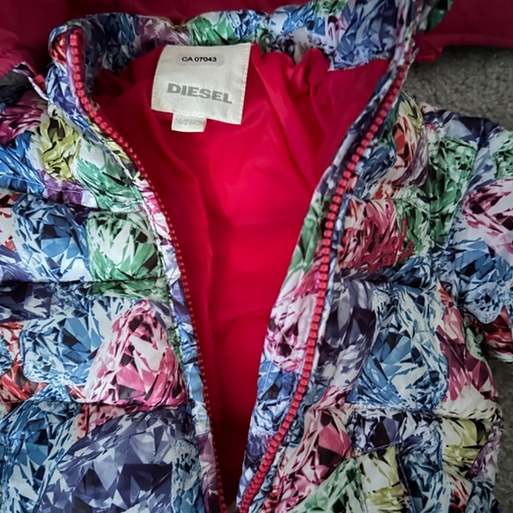 Child’s snow suit - Picture 2 of 7